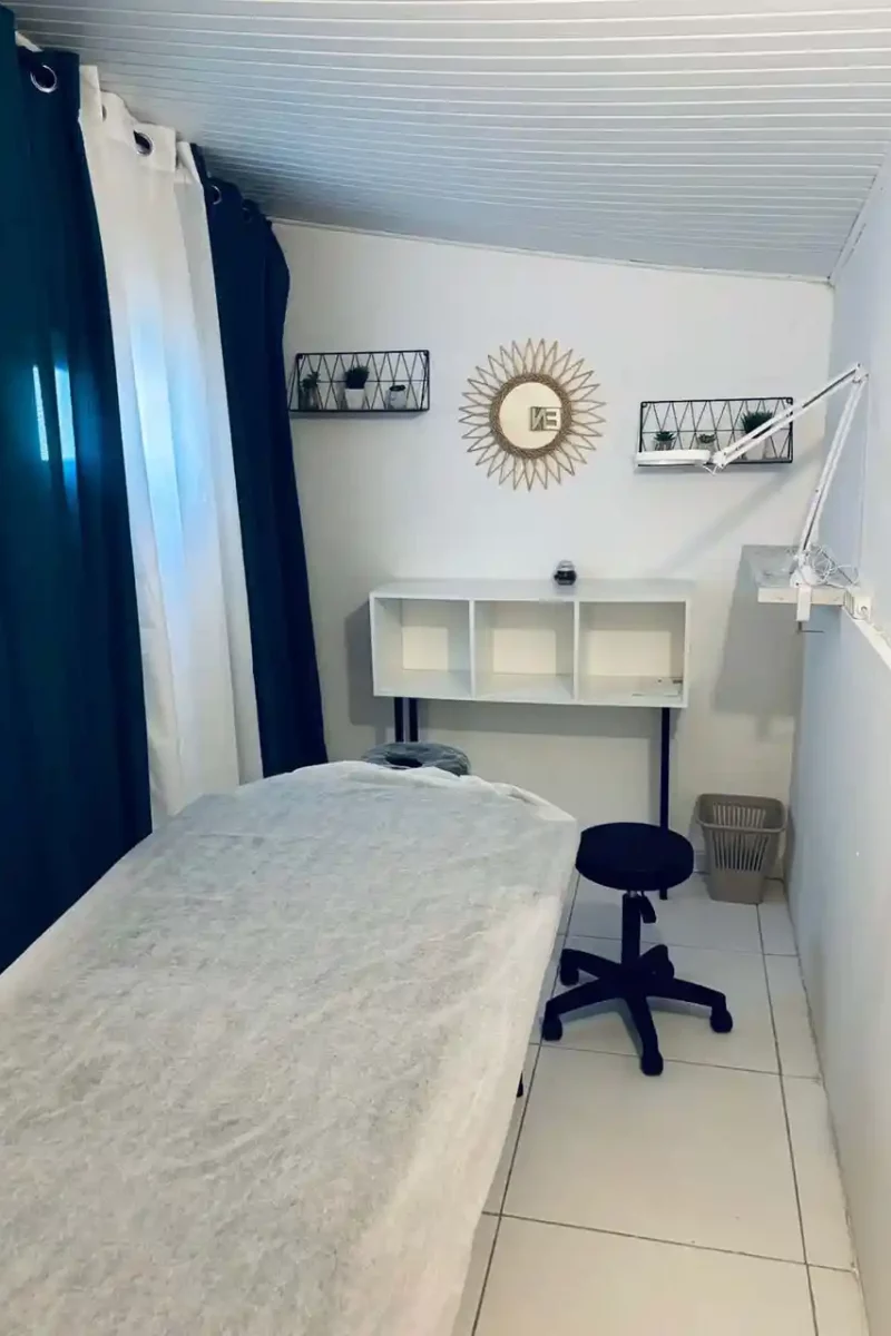 coworking-bien-etre-espace-on-fleek-location-cabine-massage-emeraude-960.webp